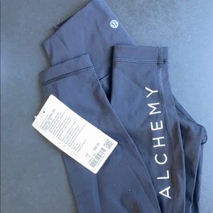 NWT lulu wunder under HR 28”